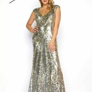 MAC DUGGAL 4372 Platinum Gold Sequin Plunging V-Neck Gown Dress